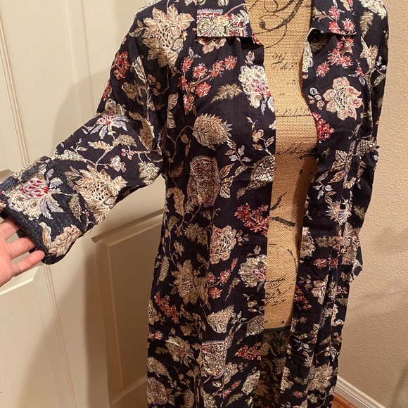 Floral printed collared midi dress with ti… - Picture 5 of 11